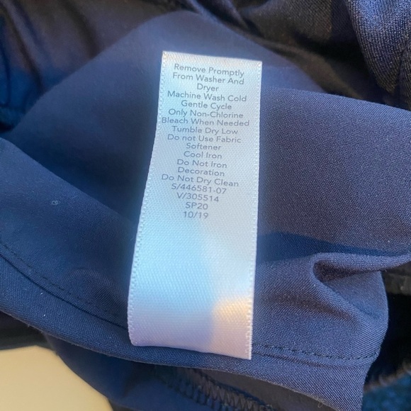 Athleta Mesh Racer Run Short 4” Small blue snakeskin - Picture 9 of 13